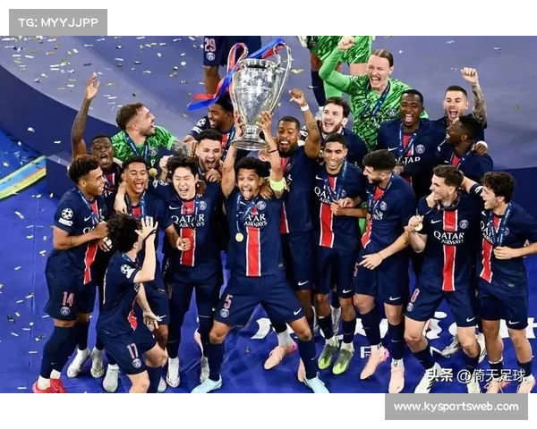 巴黎市长宣布授予巴黎圣日尔曼全队城市勋章以表彰其卓越体育成就