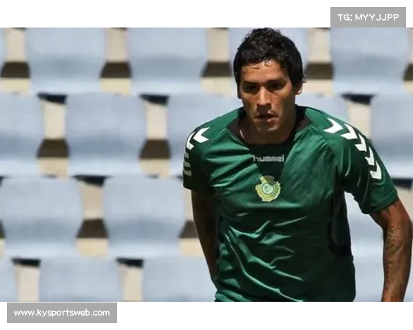 圣保罗中场巴勃罗·马亚成攻防转换核心引发球探广泛关注 圣保罗中场巴勃罗·马亚成攻防转换核心引发球探广泛关注